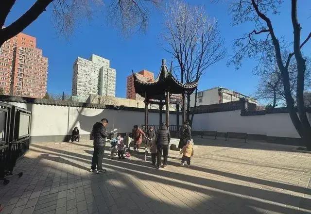 乱建居民想提升小区环境的愿望实现了k8凯发网站拆除700平方米私搭(图8)