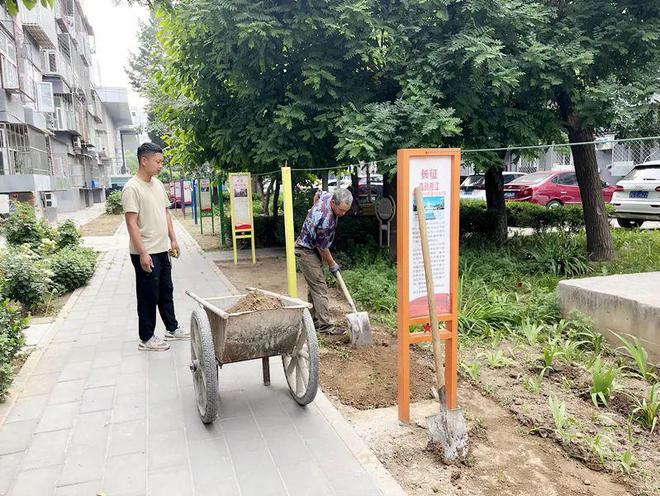 社区便民晾衣杆让居民省心省力→凯发一触即发晾晒有去处顺义这(图4)